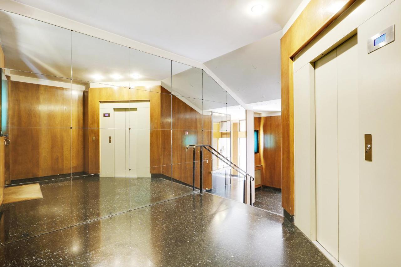 Pick A Flat'S Apartment In Triangle D'Or - Pierre 1Er De Serbie Paris Bagian luar foto